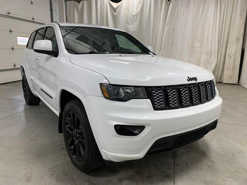 Bright White Clearcoat 2019 Jeep Grand Cherokee Altitude