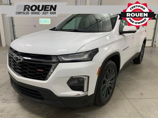 Summit White 2023 Chevrolet Traverse RS