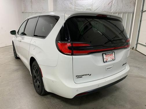 2022 Chrysler Pacifica Hybrid Limited