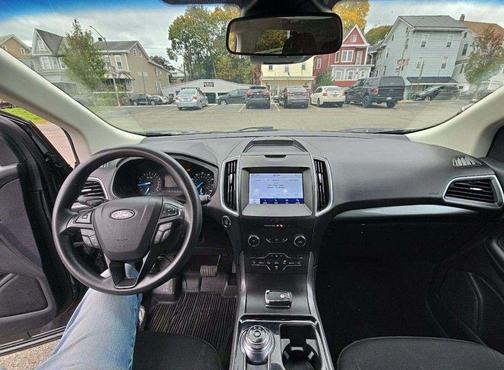 2020 Ford Edge SE