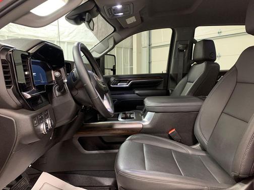 2024 GMC Sierra 2500 SLT