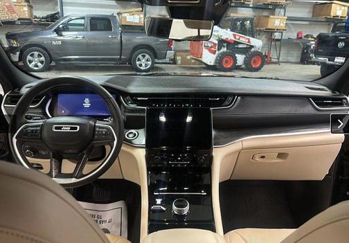 Diamond Black 2023 Jeep Grand Cherokee Limited