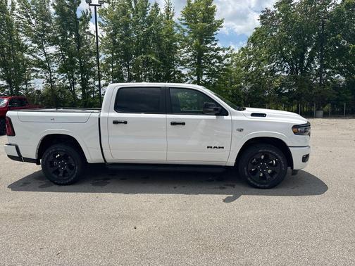 Bright White Clearcoat 2026 RAM 1500 Big Horn/Lone Star