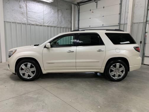 White Diamond Clearcoat 2014 GMC Acadia Denali