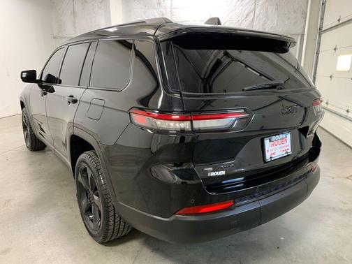 2022 Jeep Grand Cherokee L Laredo