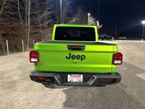 2026 Jeep Gladiator Sport