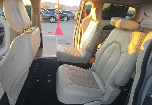 2021 Chrysler Pacifica Touring-L