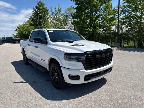 Ivory White Tri-Coat Pearl 2026 RAM 1500 Laramie