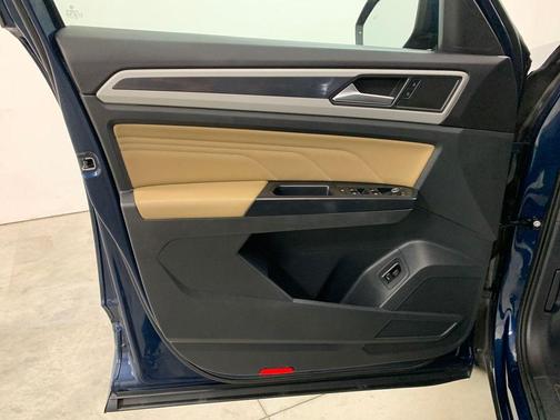2021 Volkswagen Atlas Cross Sport 3.6L V6 SE w/Technology R-Line