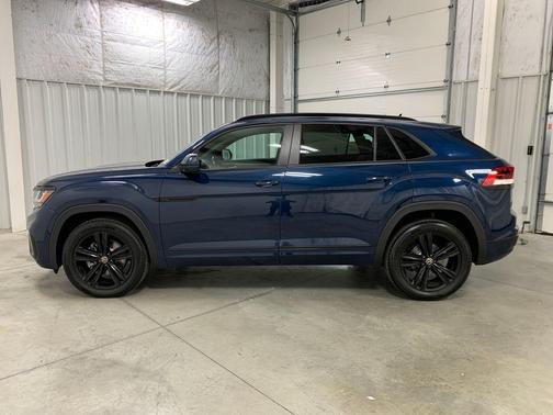 2021 Volkswagen Atlas Cross Sport 3.6L V6 SE w/Technology R-Line