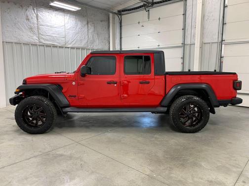 2020 Jeep Gladiator Sport