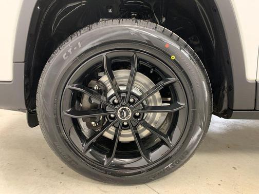 Bright White Clearcoat 2019 Jeep Cherokee Limited