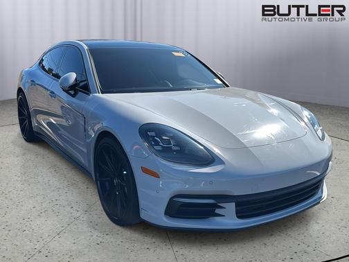 2017 Porsche Panamera 4