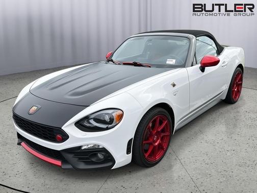 Brillante White 2020 FIAT 124 Spider Base