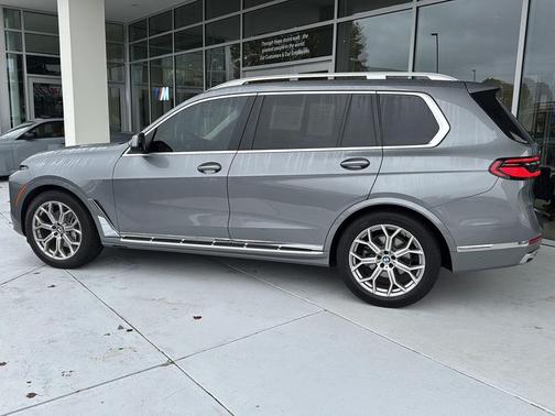 2023 BMW X7 xDrive40i