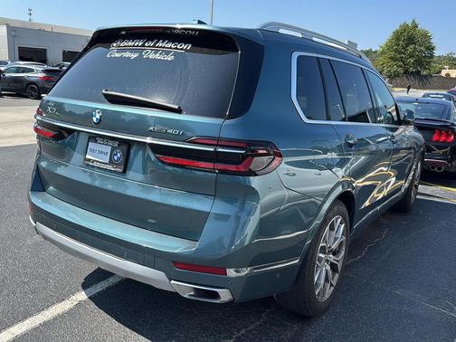 2025 BMW X7 xDrive40i