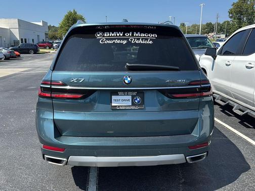 2025 BMW X7 xDrive40i
