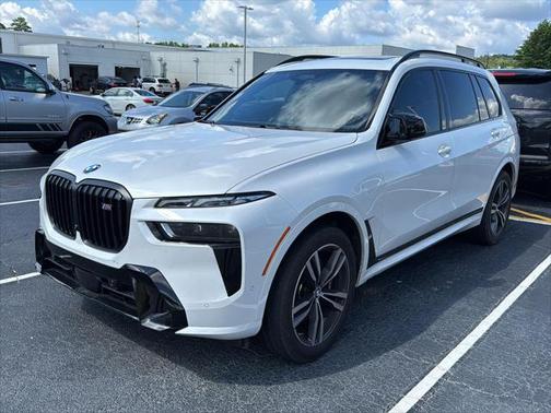 2023 BMW X7 M60i