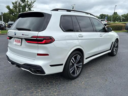 2023 BMW X7 M60i