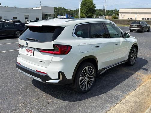 Alpine White 2026 BMW X1 xDrive28i