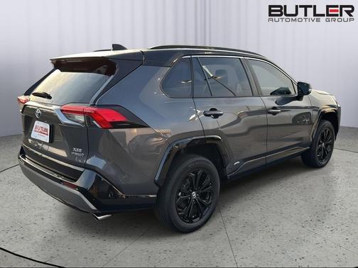 2023 Toyota RAV4 Hybrid SE