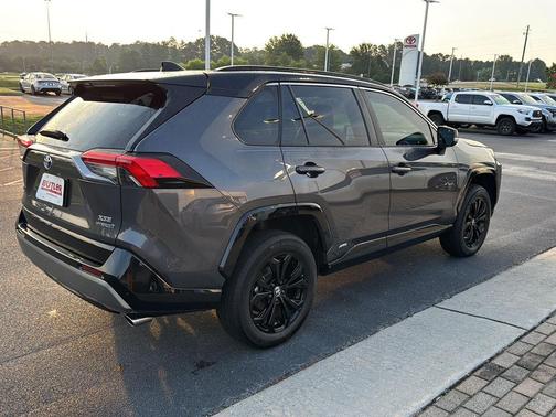 2023 Toyota RAV4 Hybrid SE