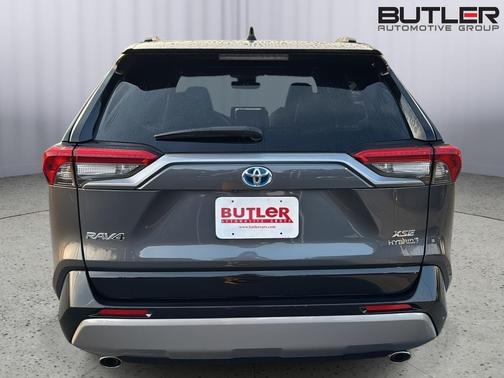 2023 Toyota RAV4 Hybrid SE