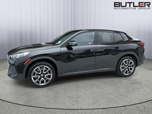 Black Sapphire Metallic 2024 BMW X2 xDrive28i