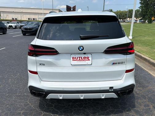 Mineral White Metallic 2026 BMW X5 M60i