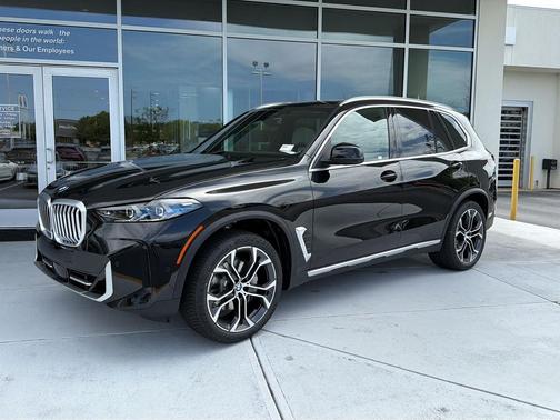 Black Sapphire Metallic 2026 BMW X5 sDrive40i