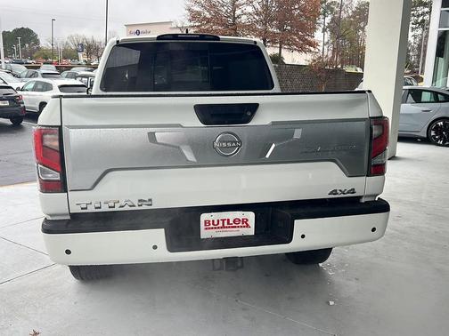 2023 Nissan Titan Platinum Reserve