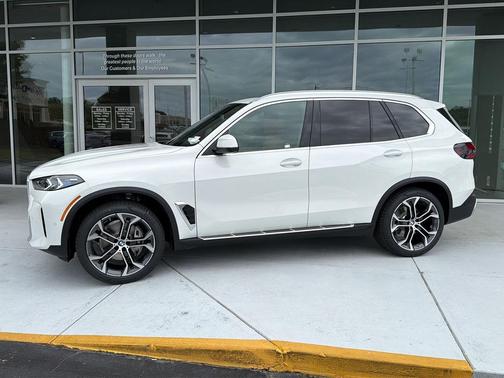 Alpine White 2026 BMW X5 xDrive40i