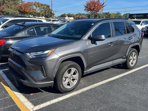 2022 Toyota RAV4 Hybrid XLE