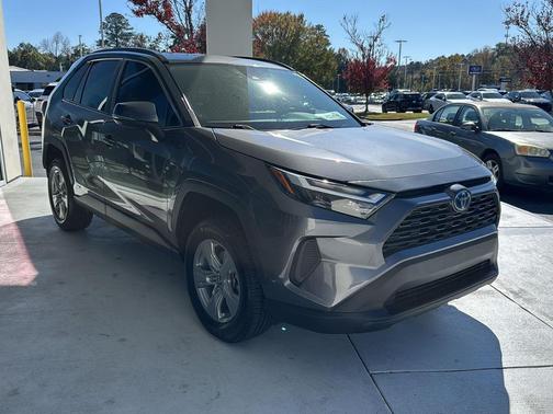 2022 Toyota RAV4 Hybrid XLE