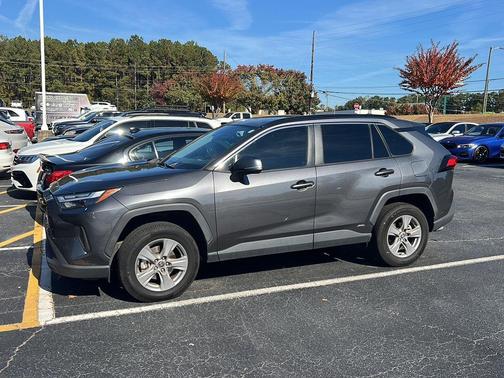 2022 Toyota RAV4 Hybrid XLE