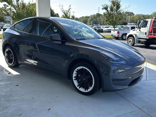 2023 Tesla Model Y Long Range Dual Motor All-Wheel Drive