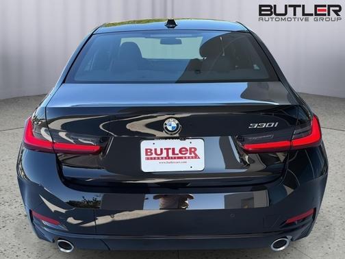 Jet Black 2025 BMW 330 330i