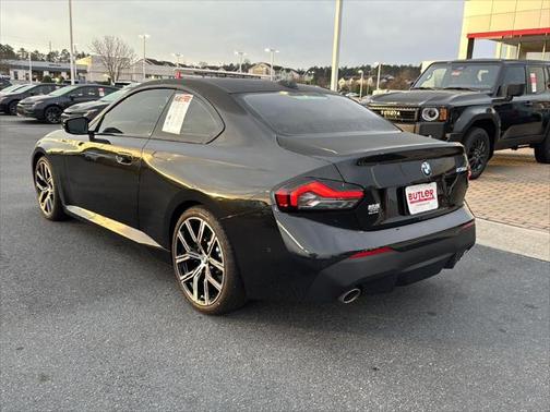 2023 BMW 230 i