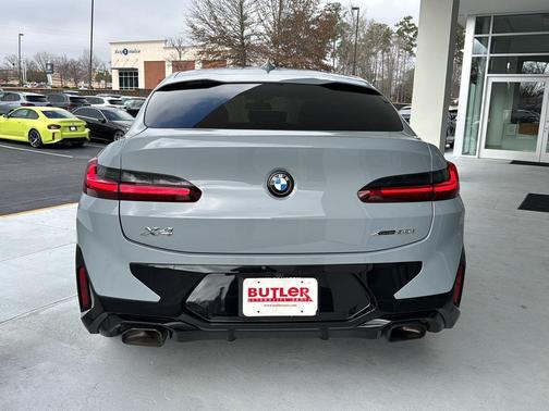 2023 BMW X4 xDrive30i
