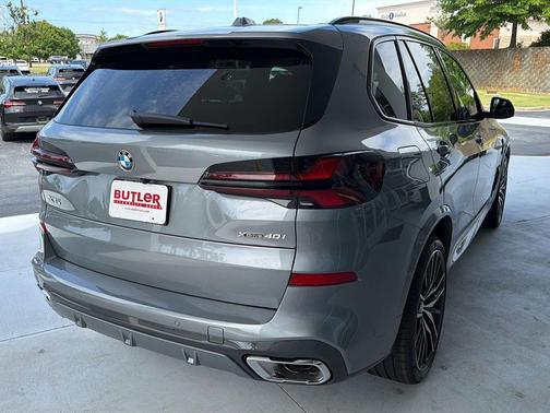 Skyscraper Grey Metallic 2026 BMW X5 xDrive40i