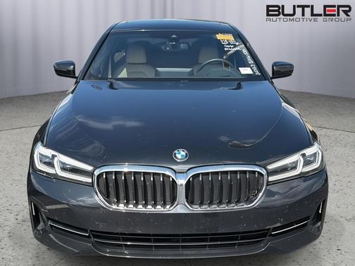 BLACK 2023 BMW 530 i