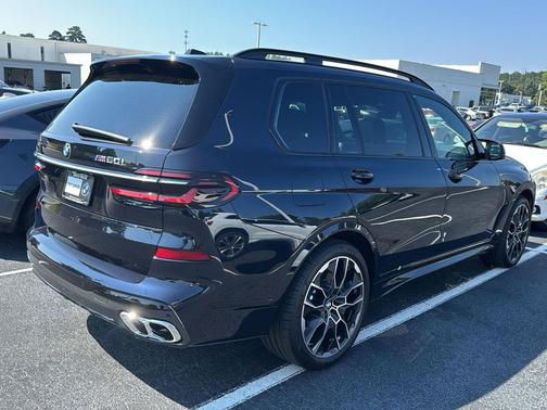 2025 BMW X7 M60i