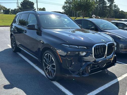2025 BMW X7 M60i