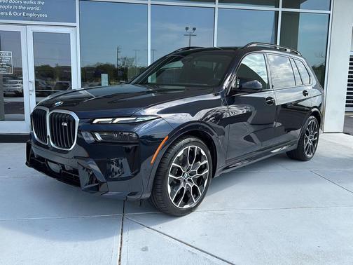 2025 BMW X7 M60i