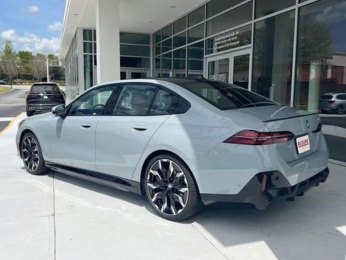 Brooklyn Grey Metallic 2026 BMW i5 eDrive40