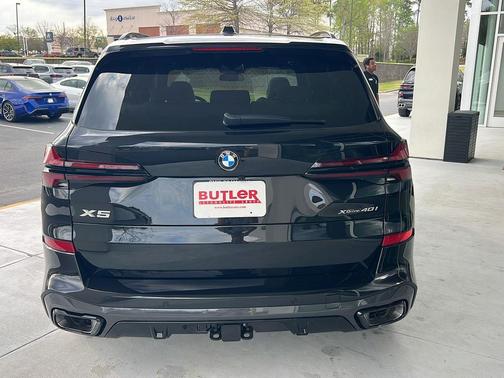 Black Sapphire Metallic 2026 BMW X5 xDrive40i