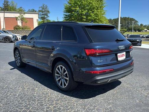 2023 Audi Q7 45 Premium Plus