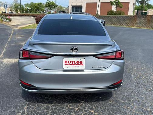 2025 Lexus ES 300h Luxury