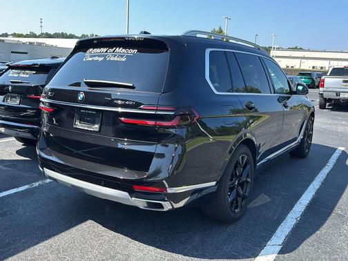 2025 BMW X7 xDrive40i