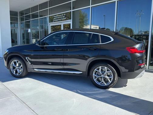 2025 BMW X4 xDrive30i